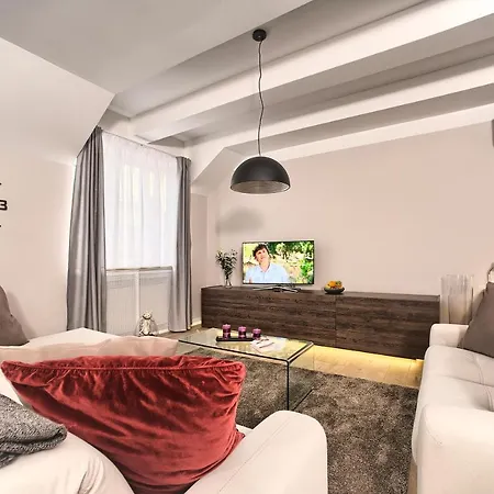 Exclusive 2 Bedroom Old Town - 2 Baths, Balcony And View - By *