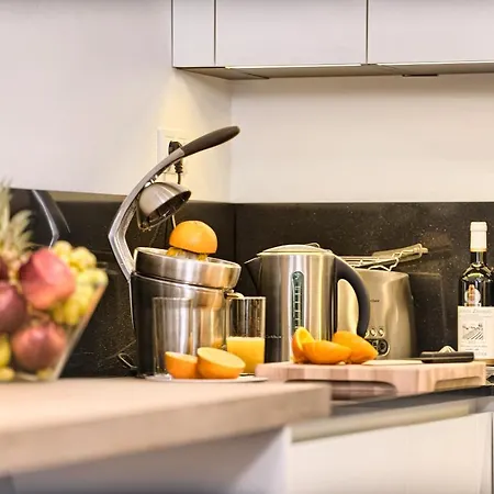 Exclusive 2 Bedroom Old Town - 2 Baths, Balcony And View - By Apartment Prague