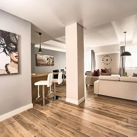 Exclusive 2 Bedroom Old Town - 2 Baths, Balcony And View - By Prague