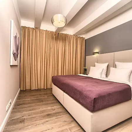 Apartment Exclusive 2 Bedroom Old Town - 2 Baths, Balcony And View - By *