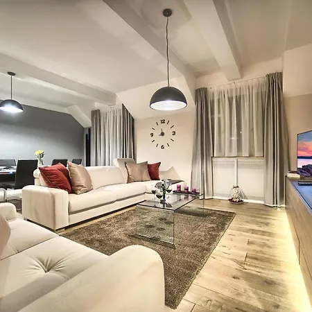 Apartment Exclusive 2 Bedroom Old Town - 2 Baths, Balcony And View - By