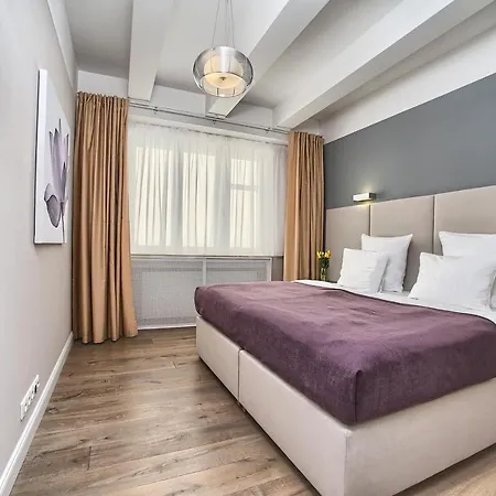 Exclusive 2 Bedroom Old Town - 2 Baths, Balcony And View - By * Praga