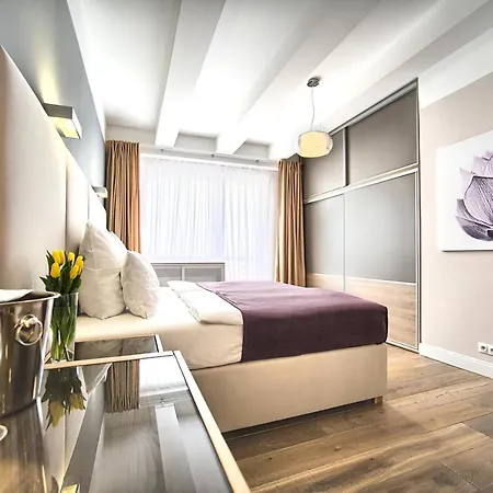 Exclusive 2 Bedroom Old Town - 2 Baths, Balcony And View - By Appartement *