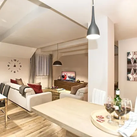 Exclusive 2 Bedroom Old Town - 2 Baths, Balcony And View - By Praga